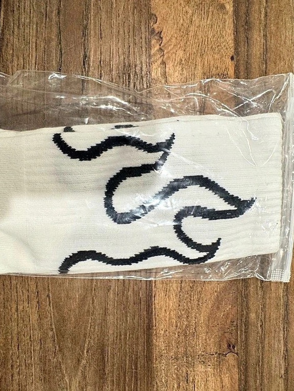 Straye The Mandalorian Socks Graphic Socks in White & Black Size